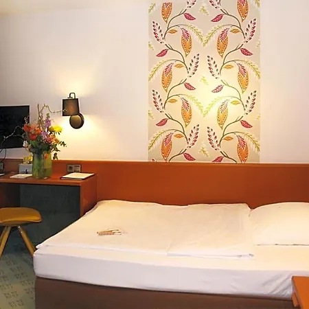 Avia 4* Регенсбург