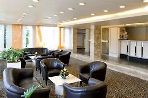 Avia 4*