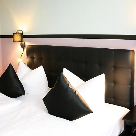 Avia Hotel 4*